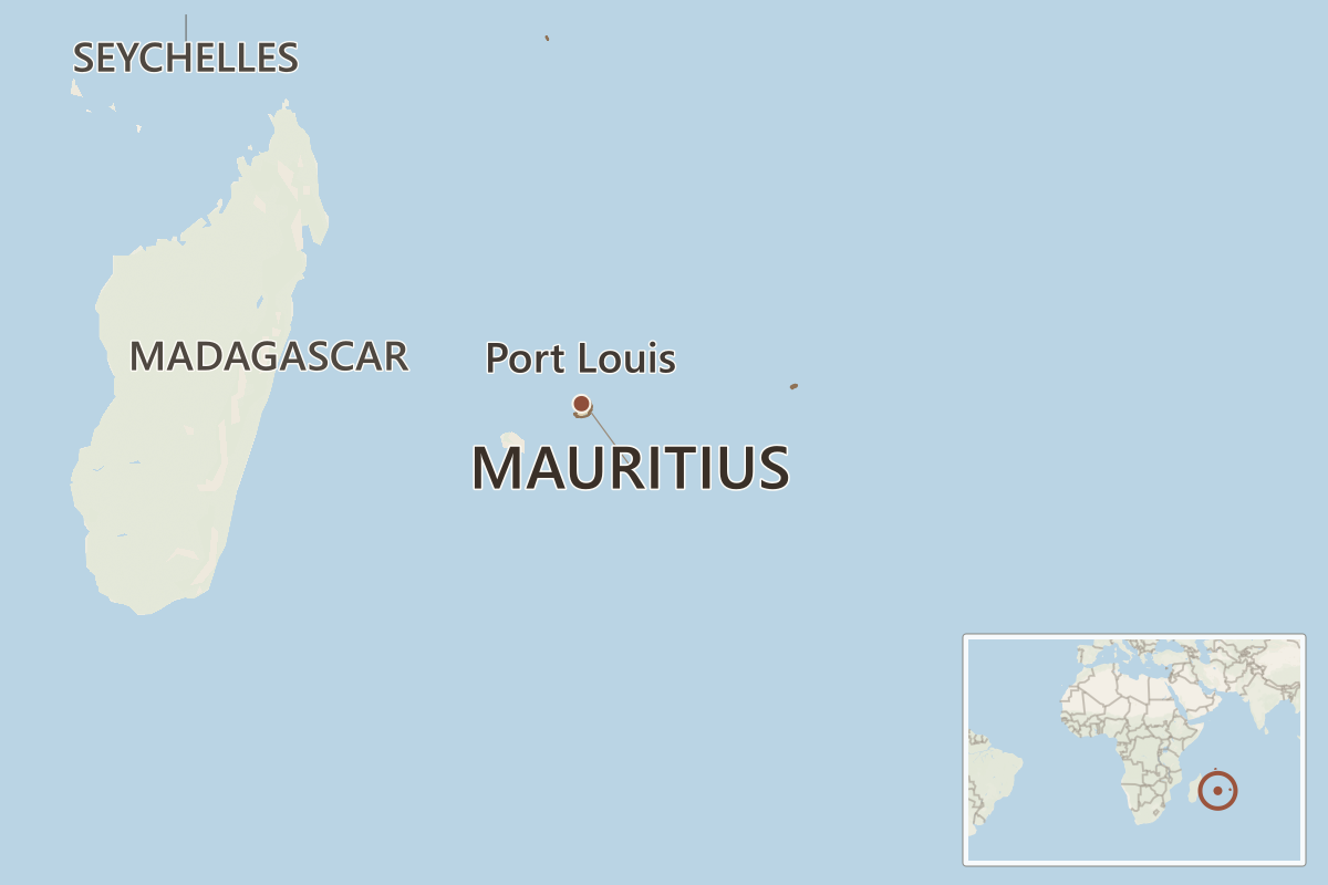 Map locating Mauritius east of Madagascar in the Indian Ocean, with Seychelles, Port Louis, and an Africa locator inset.